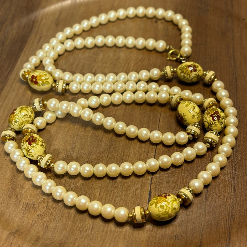 Beautiful Tensha Beads and Faux Pearl Vintage Necklace signed Japan